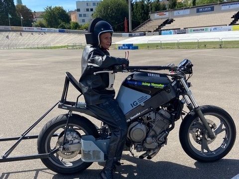 Nicole Fry ist Mutter von zwei Kindern und lebt mit ihrem Partner in Z&uuml;rich Oerlikon. Zusammen f&uuml;hren sie eine Agentur f&uuml;r Farbgestaltung.