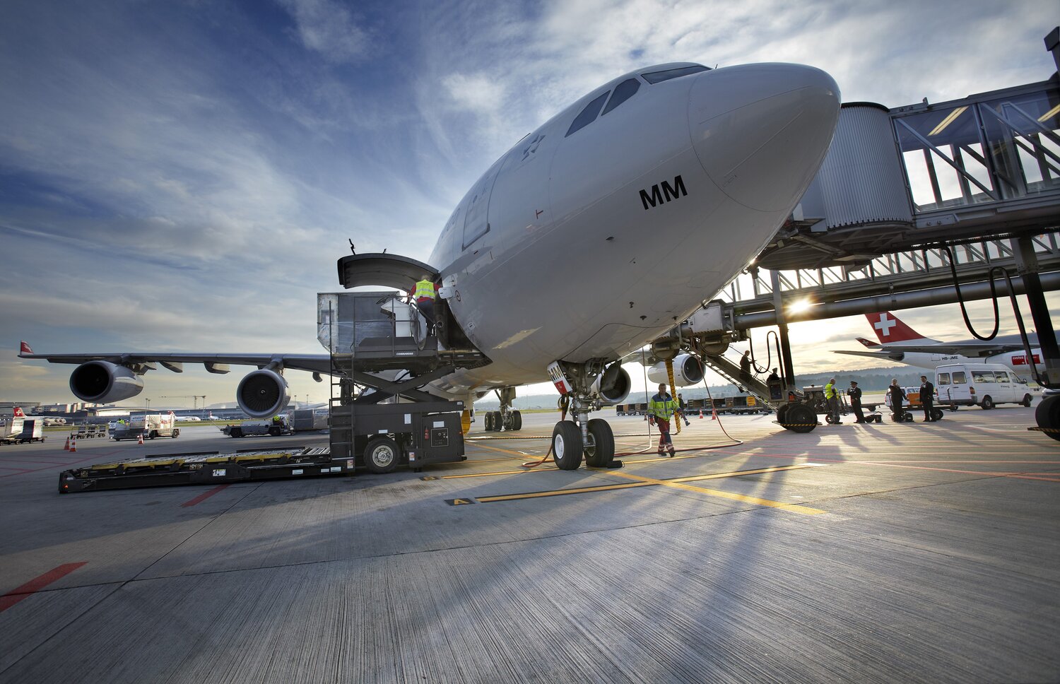Impressionen der Betonoberfl&auml;chen am Flughafen Z&uuml;rich. Bilder BETONSUISSE und Batt/Huber Fr&auml;schels