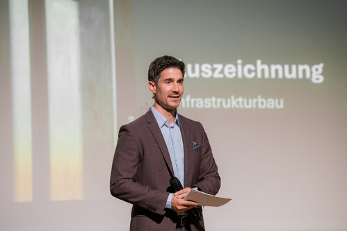 Tobias M&uuml;ller, Moderator
