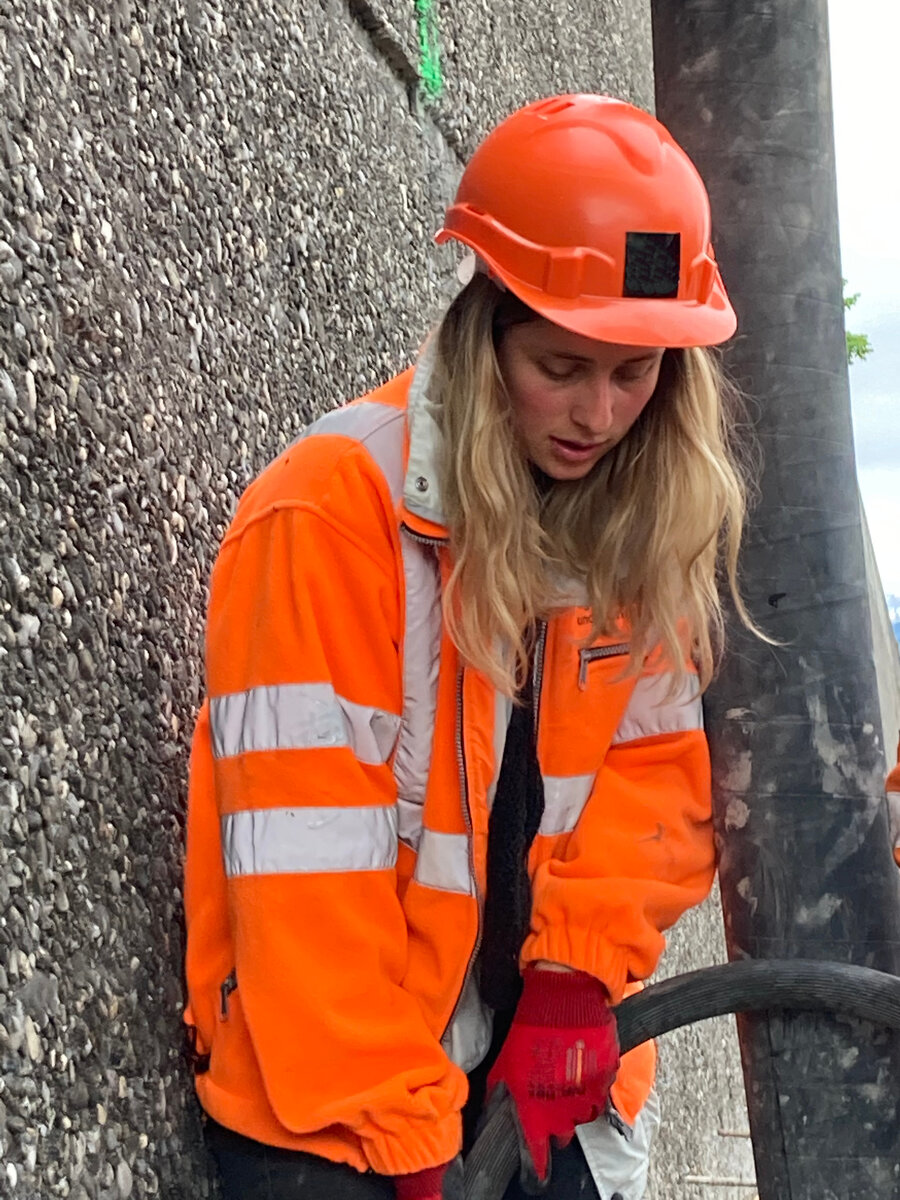 Einsatz auf der Baustelle zwischen Kiesen und Thun w&auml;hrend der Ausf&uuml;hrung der Betonarbeiten.