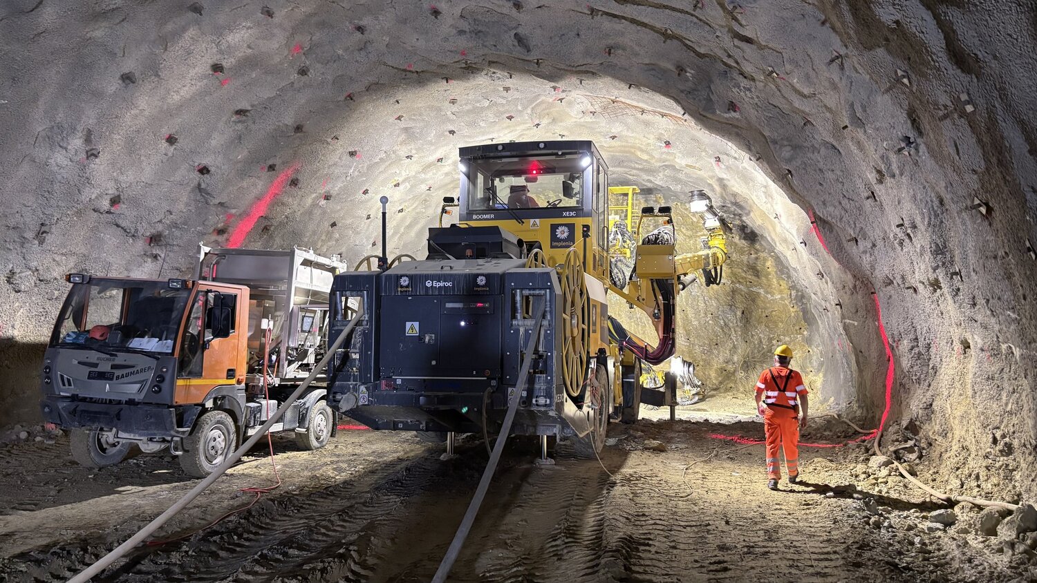 Impression des Sprengvortriebs im Tunnel